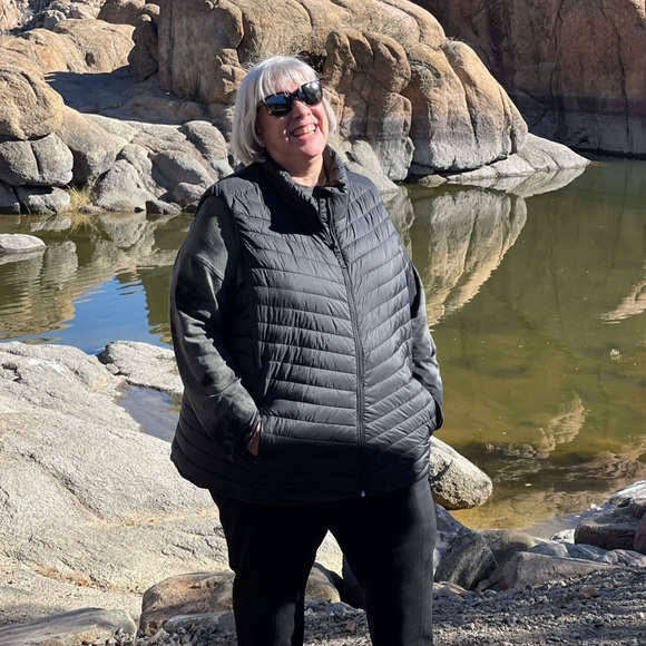 Join the positive vibes 12/20 3:00pm EST Relaxed shopping time with friends. - Picture 10 of 10